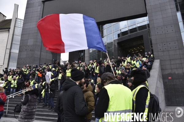 Manifestation Gilets jaunes, marche blanche pour les blessés du 2 février 2019 à Paris.