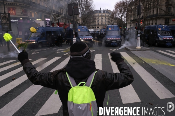 Marche des Bléssés, Acte XII des Gilets Jaunes Paris. March of injuried people, Act XII of Yellow Vests Paris. March of injuried people, Act XII of Yellow Vests Paris.