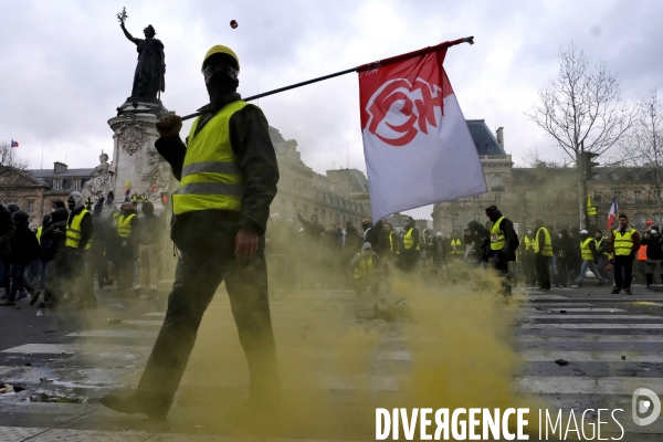 Marche des Bléssés, Acte XII des Gilets Jaunes Paris. March of injuried people, Act XII of Yellow Vests Paris. March of injuried people, Act XII of Yellow Vests Paris.