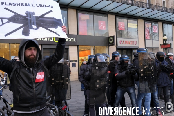 Marche des Bléssés, Acte XII des Gilets Jaunes Paris. March of injuried people, Act XII of Yellow Vests Paris. March of injuried people, Act XII of Yellow Vests Paris.