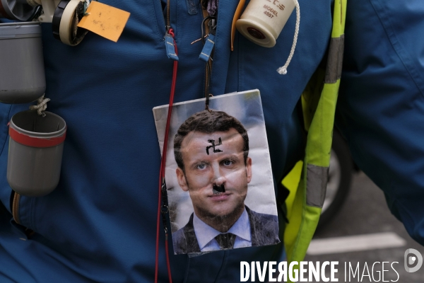 Marche des Bléssés, Acte XII des Gilets Jaunes Paris. March of injuried people, Act XII of Yellow Vests Paris. March of injuried people, Act XII of Yellow Vests Paris.