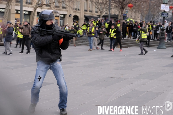 March of injuried people, Act XII of Yellow Vests Paris. .