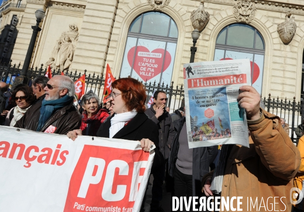 Manifestation à Marseille : syndicats en rouge et gilets jaunes