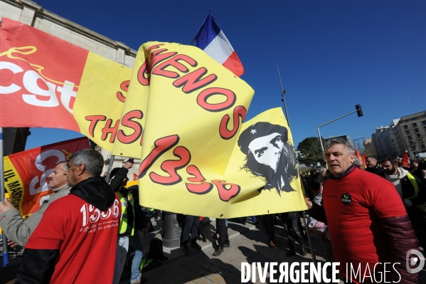 Manifestation à Marseille : syndicats en rouge et gilets jaunes