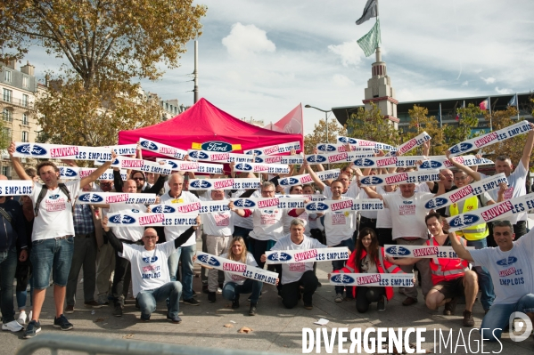 Une délégation de l usine Ford Europe Industries de Blanquefort (FAI) au Mondial de l auto à Paris, à l appel des syndicats CGT et CFTC.