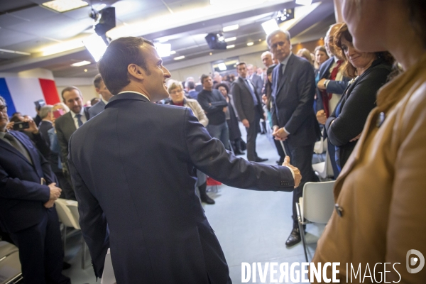 Emmanuel Macron : Grand débat à Evry-Courcouronnes