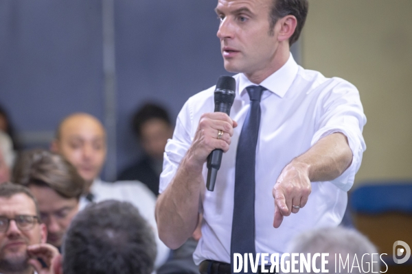 Emmanuel Macron : Grand débat à Evry-Courcouronnes