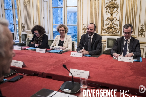 Grand débat, Edouard Philippe reçoit les organisations syndicales et patronales.