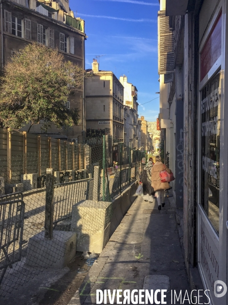 La rue d Aubagne à MArseille, 3 mois après le drame