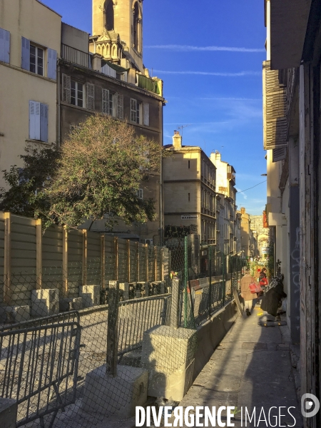 La rue d Aubagne à MArseille, 3 mois après le drame