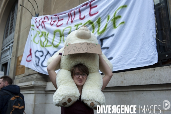 Manifestaion des lycéens ey des étudiants pour le climat