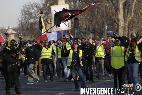 Gilets Jaunes Paris Acte 14. French yellow vests (Gilets jaunes) Protest Paris. .