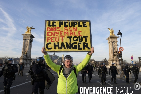 Gilets Jaunes Paris Acte 14. French yellow vests (Gilets jaunes) Protest Paris. .