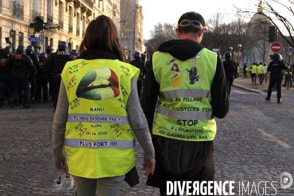 Gilets Jaunes Paris Acte 14. French yellow vests (Gilets jaunes) Protest Paris. .