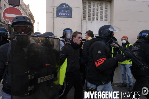 Gilets Jaunes Paris Acte 14. French yellow vests (Gilets jaunes) Protest Paris. .