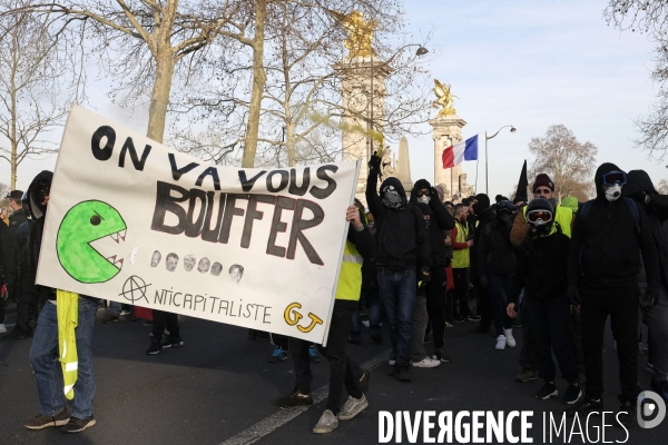 Gilets Jaunes Paris Acte 14. French yellow vests (Gilets jaunes) Protest Paris. .