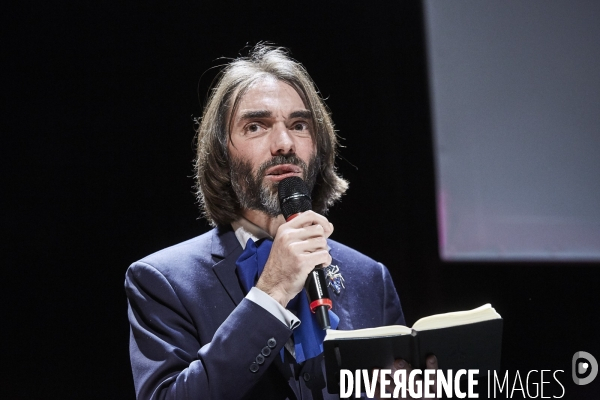 Cédric Villani , député, présente « Immersion de la science au Parlement » aux éditions Flammarion