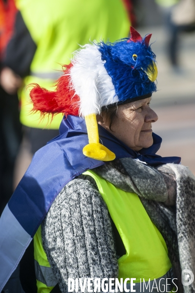 Sitting   des gilets Jaunes francais place des Nations devant l ONU Geneve. Suisse