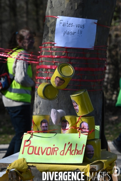 Les gilets jaunes au château de Chambord