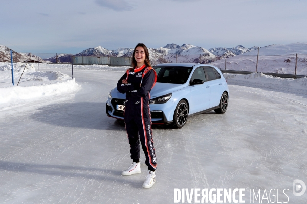 Perrine Laffont Championne du Monde de ski de bosses avec son partenaire Hyundai. Trophée Andros 2018-2019.
