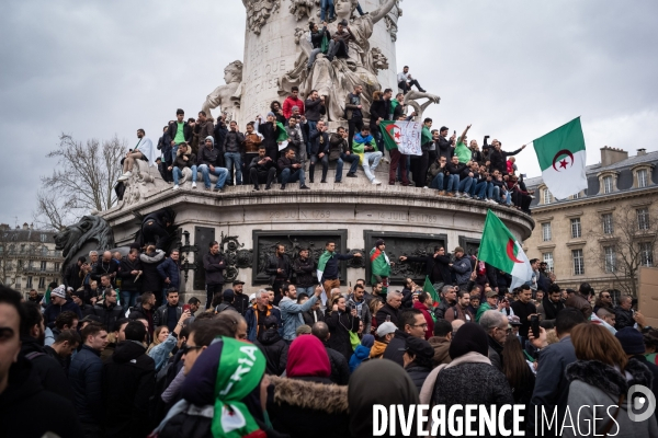 Rassemblement des algériens contre Bouteflika