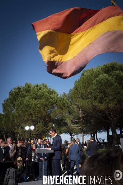 Pedro Sanchez honore l exil espagnol