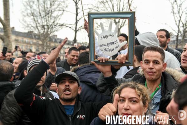 Manifestation contre la candidature du Président Boutéflika