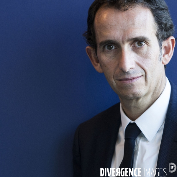 Alexandre BOMPARD, PDG du groupe Carrefour, dans son bureau au siège de Carrefour à Massy.