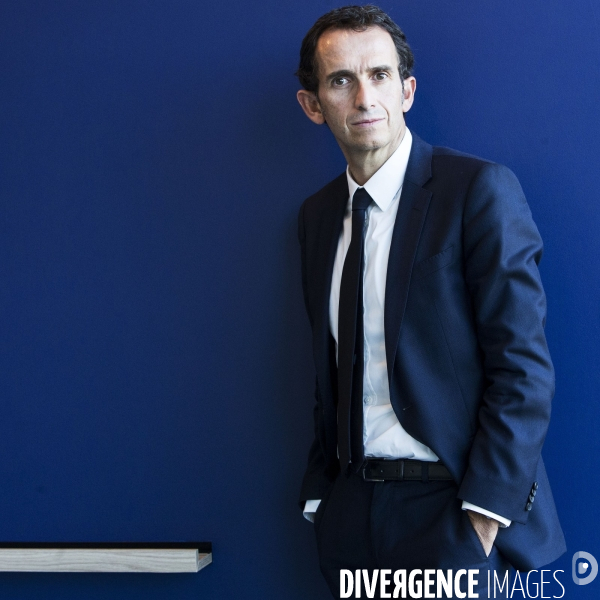 Alexandre BOMPARD, PDG du groupe Carrefour, dans son bureau au siège de Carrefour à Massy.