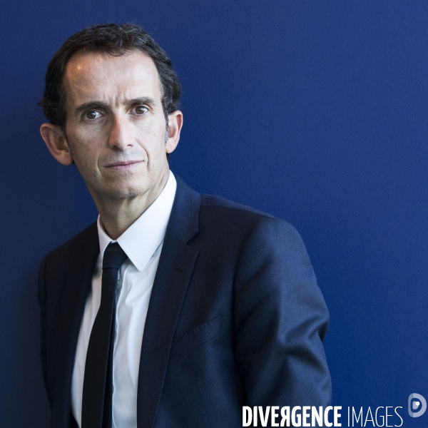 Alexandre BOMPARD, PDG du groupe Carrefour, dans son bureau au siège de Carrefour à Massy.