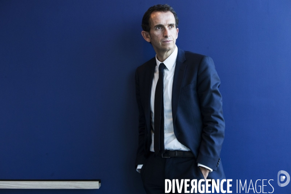 Alexandre BOMPARD, PDG du groupe Carrefour, dans son bureau au siège de Carrefour à Massy.