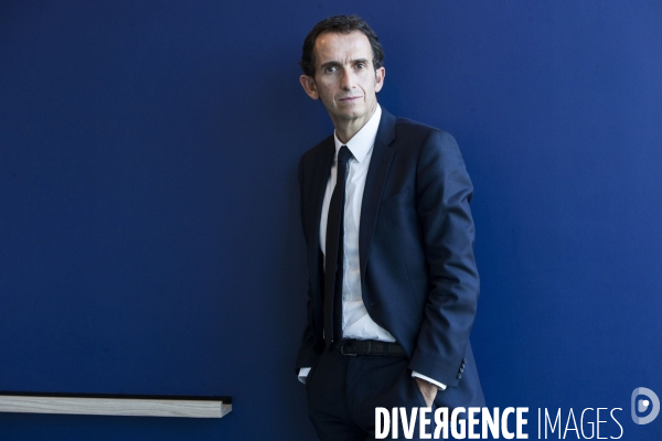 Alexandre BOMPARD, PDG du groupe Carrefour, dans son bureau au siège de Carrefour à Massy.