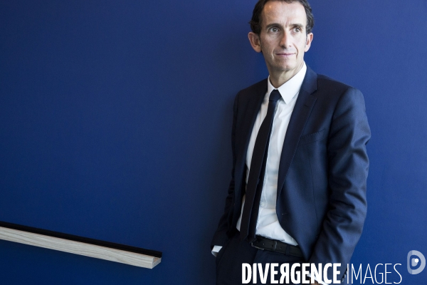 Alexandre BOMPARD, PDG du groupe Carrefour, dans son bureau au siège de Carrefour à Massy.