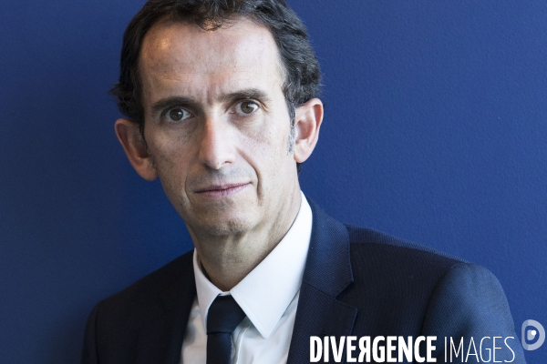 Alexandre BOMPARD, PDG du groupe Carrefour, dans son bureau au siège de Carrefour à Massy.