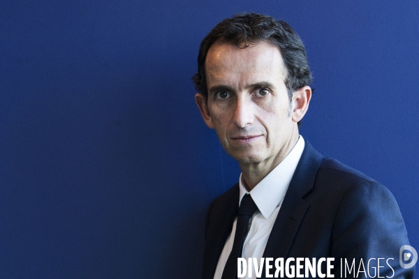 Alexandre BOMPARD, PDG du groupe Carrefour, dans son bureau au siège de Carrefour à Massy.