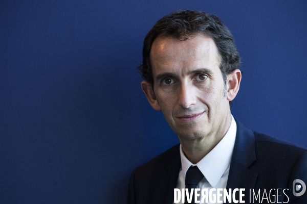 Alexandre BOMPARD, PDG du groupe Carrefour, dans son bureau au siège de Carrefour à Massy.