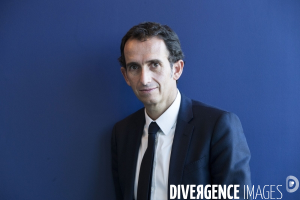 Alexandre BOMPARD, PDG du groupe Carrefour, dans son bureau au siège de Carrefour à Massy.