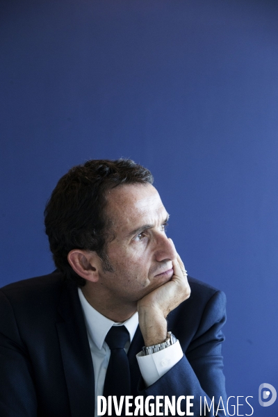 Alexandre BOMPARD, PDG du groupe Carrefour, dans son bureau au siège de Carrefour à Massy.