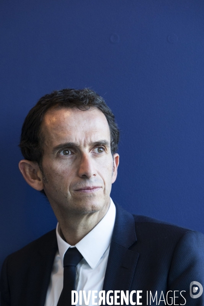 Alexandre BOMPARD, PDG du groupe Carrefour, dans son bureau au siège de Carrefour à Massy.