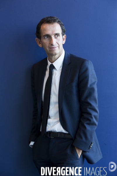 Alexandre BOMPARD, PDG du groupe Carrefour, dans son bureau au siège de Carrefour à Massy.