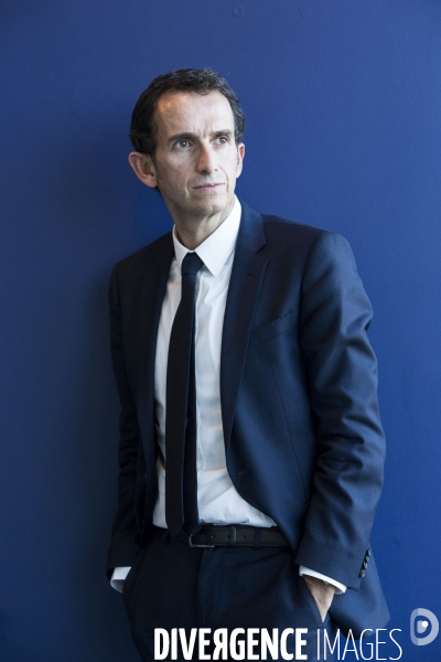 Alexandre BOMPARD, PDG du groupe Carrefour, dans son bureau au siège de Carrefour à Massy.