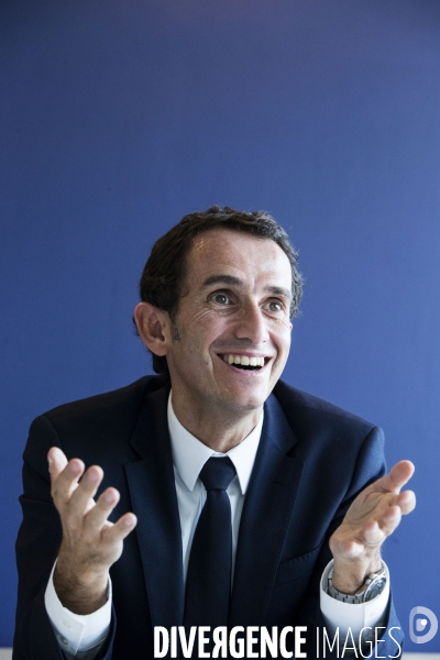 Alexandre BOMPARD, PDG du groupe Carrefour, dans son bureau au siège de Carrefour à Massy.