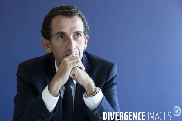 Alexandre BOMPARD, PDG du groupe Carrefour, dans son bureau au siège de Carrefour à Massy.