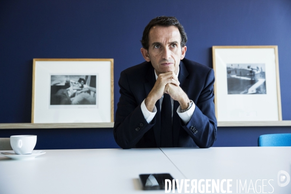 Alexandre BOMPARD, PDG du groupe Carrefour, dans son bureau au siège de Carrefour à Massy.