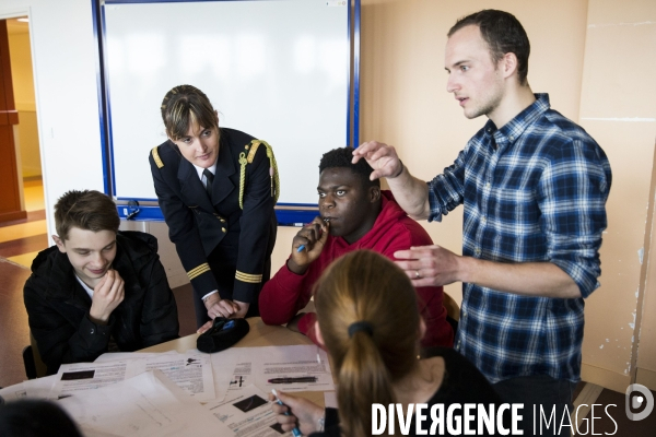 Déplacement de Sébastien LECORNU, Geneviève DARRIEUSSECQ et Gabriel ATTAL dans l Eure