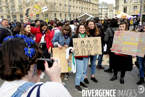 8 mars, 15h 40, journée des droits des femmes