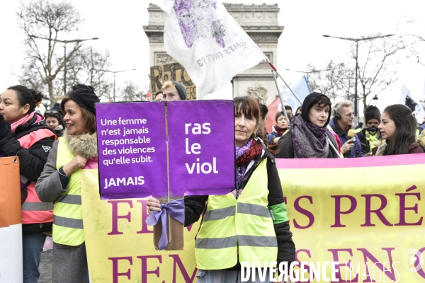 Femmes gilets jaunes à l honneur de la manifestation Gilets jaunes Acte XVII, le 9 mars 2019 à Paris.