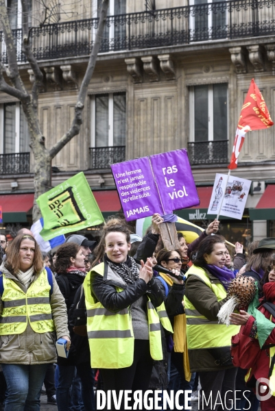 Femmes gilets jaunes à l honneur de la manifestation Gilets jaunes Acte XVII, le 9 mars 2019 à Paris.