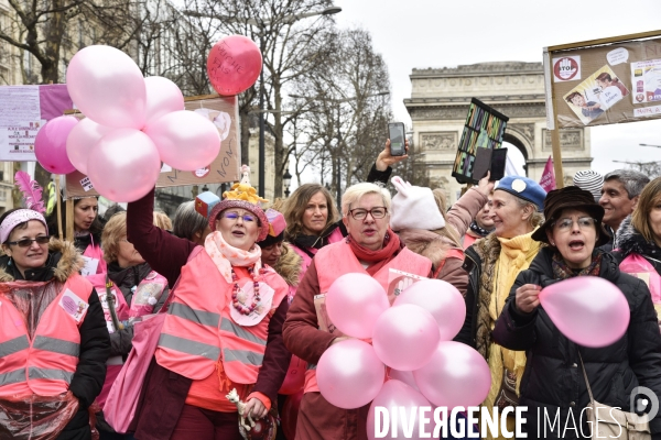 Femmes gilets jaunes à l honneur de la manifestation Gilets jaunes Acte XVII, le 9 mars 2019 à Paris.