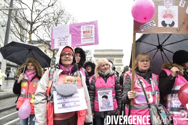 Femmes gilets jaunes à l honneur de la manifestation Gilets jaunes Acte XVII, le 9 mars 2019 à Paris.